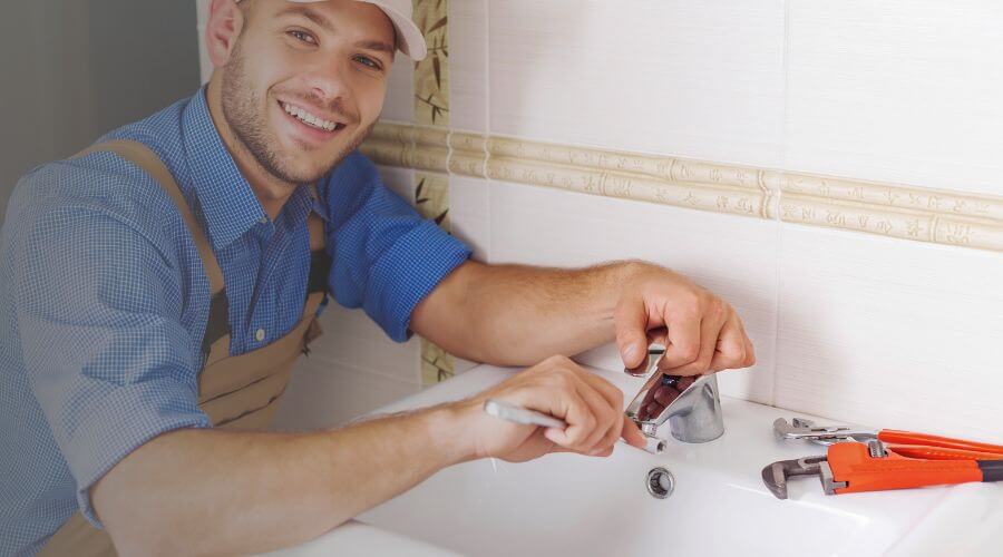 Handle or spout repair in Koeltztown, MO
